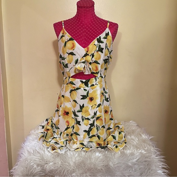BooHoo Summery Lemon All Over Print Cutout Dress - Picture 1 of 8